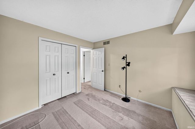 52088 Goldenrod Lane, Granger, IN 46530