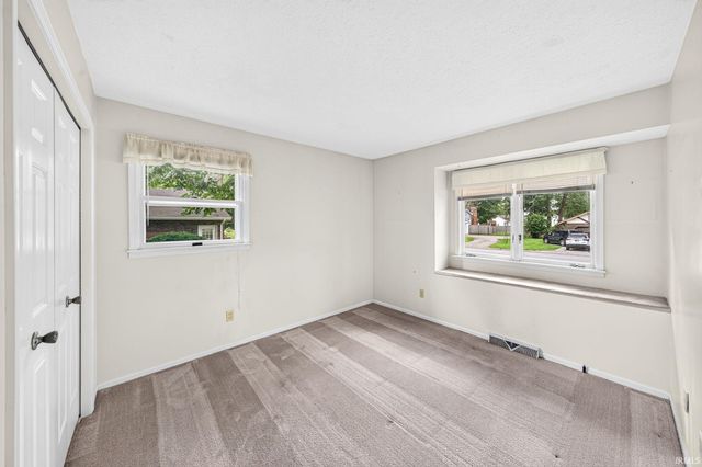 52088 Goldenrod Lane, Granger, IN 46530