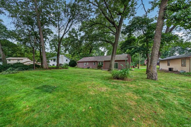 52088 Goldenrod Lane, Granger, IN 46530