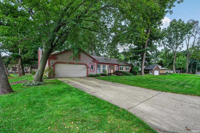 52088 Goldenrod Lane, Granger, IN 46530