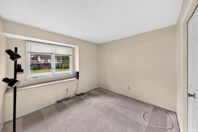 52088 Goldenrod Lane, Granger, IN 46530