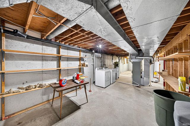 52088 Goldenrod Lane, Granger, IN 46530