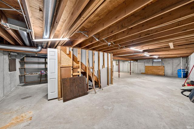 52088 Goldenrod Lane, Granger, IN 46530