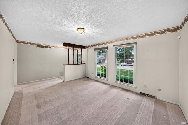 52088 Goldenrod Lane, Granger, IN 46530