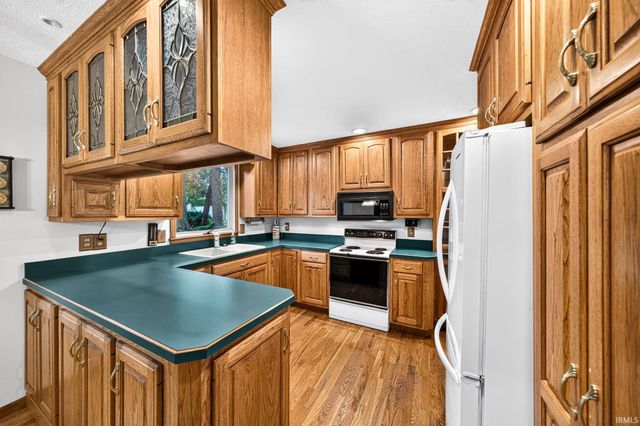 52088 Goldenrod Lane, Granger, IN 46530