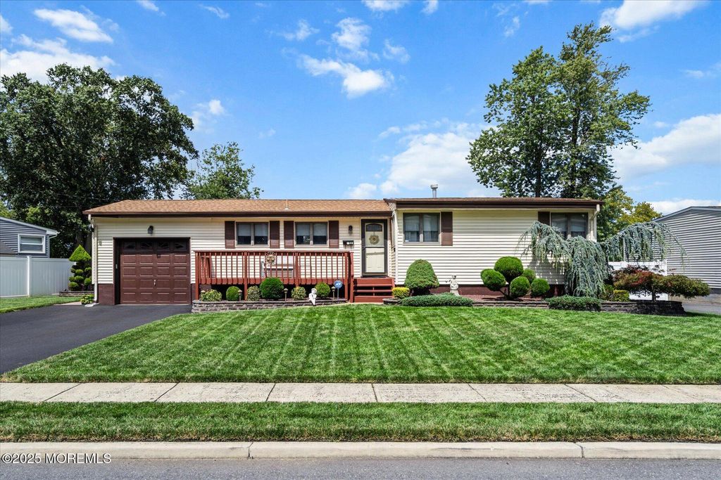 44 Stanford Drive, Hazlet, NJ 07730