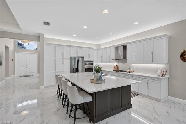 12069 Mimosa ST, Naples, FL 34120