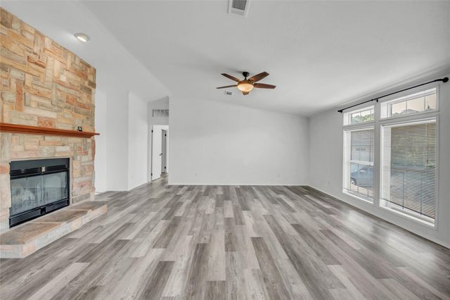 105 Holman CIR, Gatesville, TX 76528