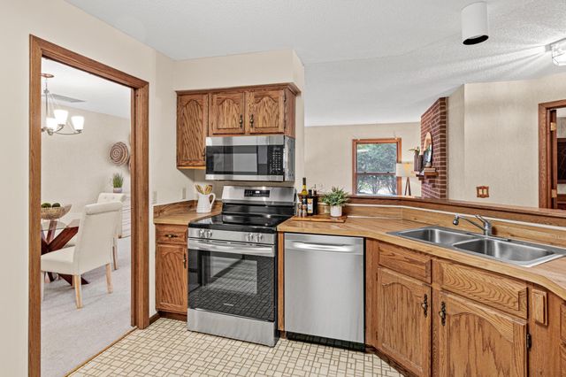 3000 Saint Albans Mill Road 103, Hopkins, MN 55305