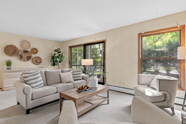 3000 Saint Albans Mill Road 103, Hopkins, MN 55305