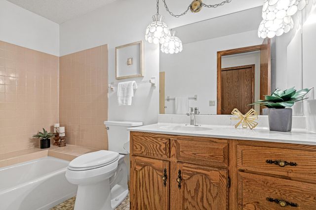 3000 Saint Albans Mill Road 103, Hopkins, MN 55305