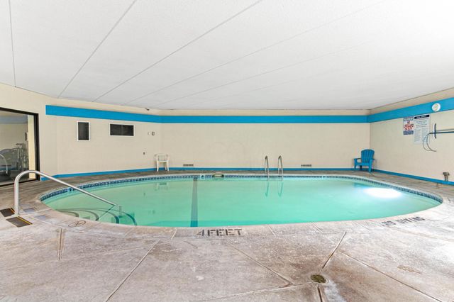 3000 Saint Albans Mill Road 103, Hopkins, MN 55305