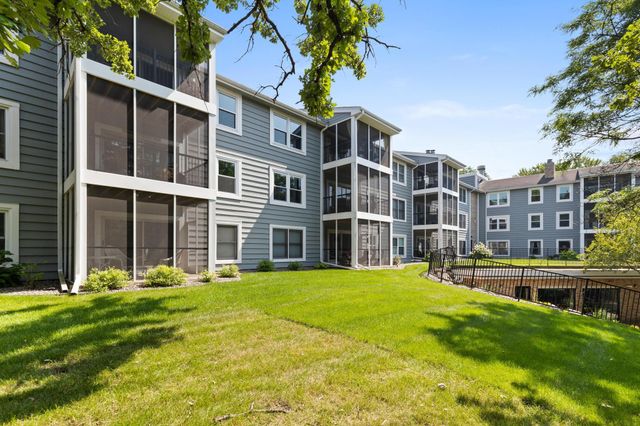 3000 Saint Albans Mill Road 103, Hopkins, MN 55305