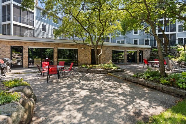 3000 Saint Albans Mill Road 103, Hopkins, MN 55305