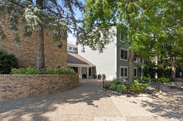 3000 Saint Albans Mill Road 103, Hopkins, MN 55305