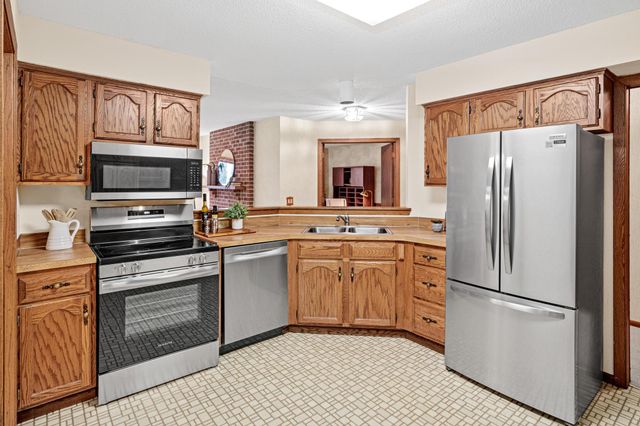 3000 Saint Albans Mill Road 103, Hopkins, MN 55305
