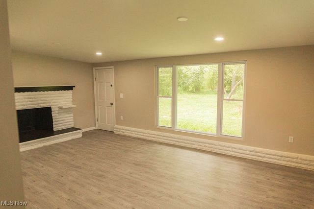 9800 North Boulevard, Chagrin Falls, OH 44023