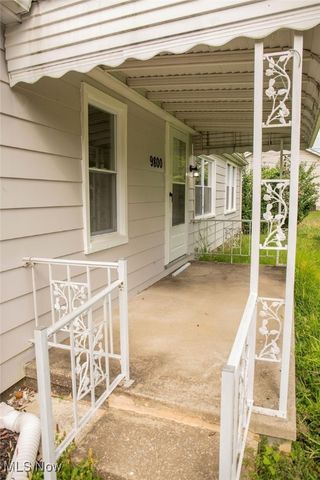 9800 North Boulevard, Chagrin Falls, OH 44023