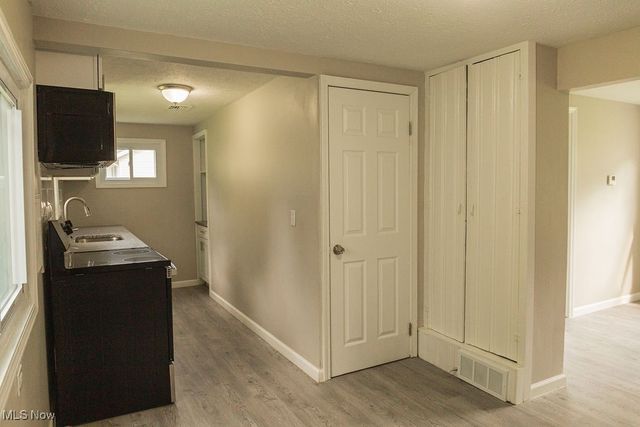 9800 North Boulevard, Chagrin Falls, OH 44023