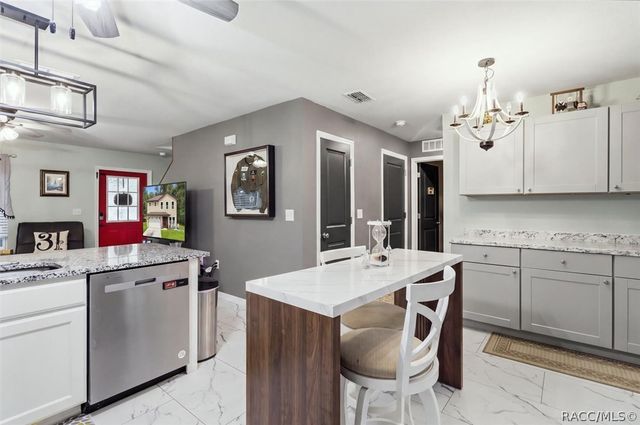 39 W Lynxx Drive, Citrus Springs, FL 34434