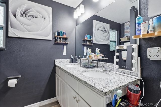 39 W Lynxx Drive, Citrus Springs, FL 34434