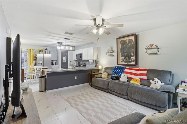 39 W Lynxx Drive, Citrus Springs, FL 34434