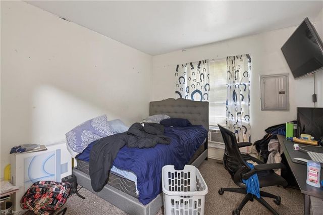 1435 Longdale DR, Norfolk, VA 23513