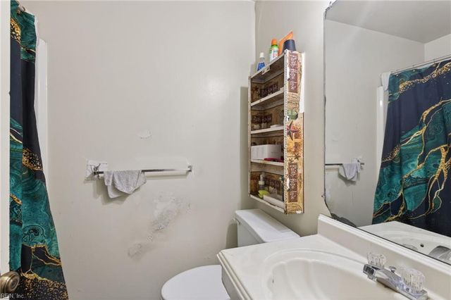 1435 Longdale DR, Norfolk, VA 23513