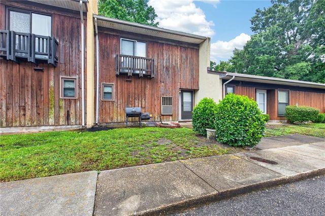 1435 Longdale DR, Norfolk, VA 23513
