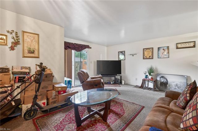1435 Longdale DR, Norfolk, VA 23513