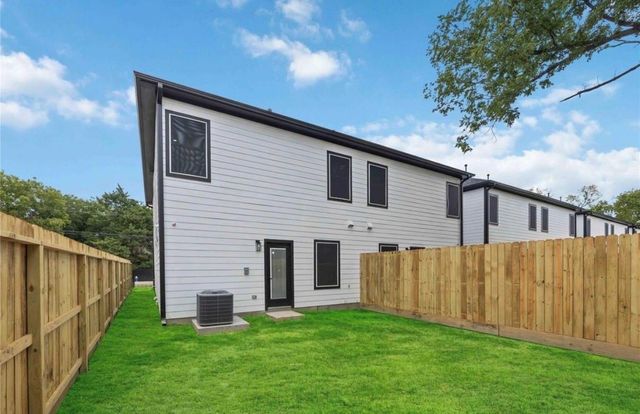 6726 Paris Street A, Houston, TX 77021