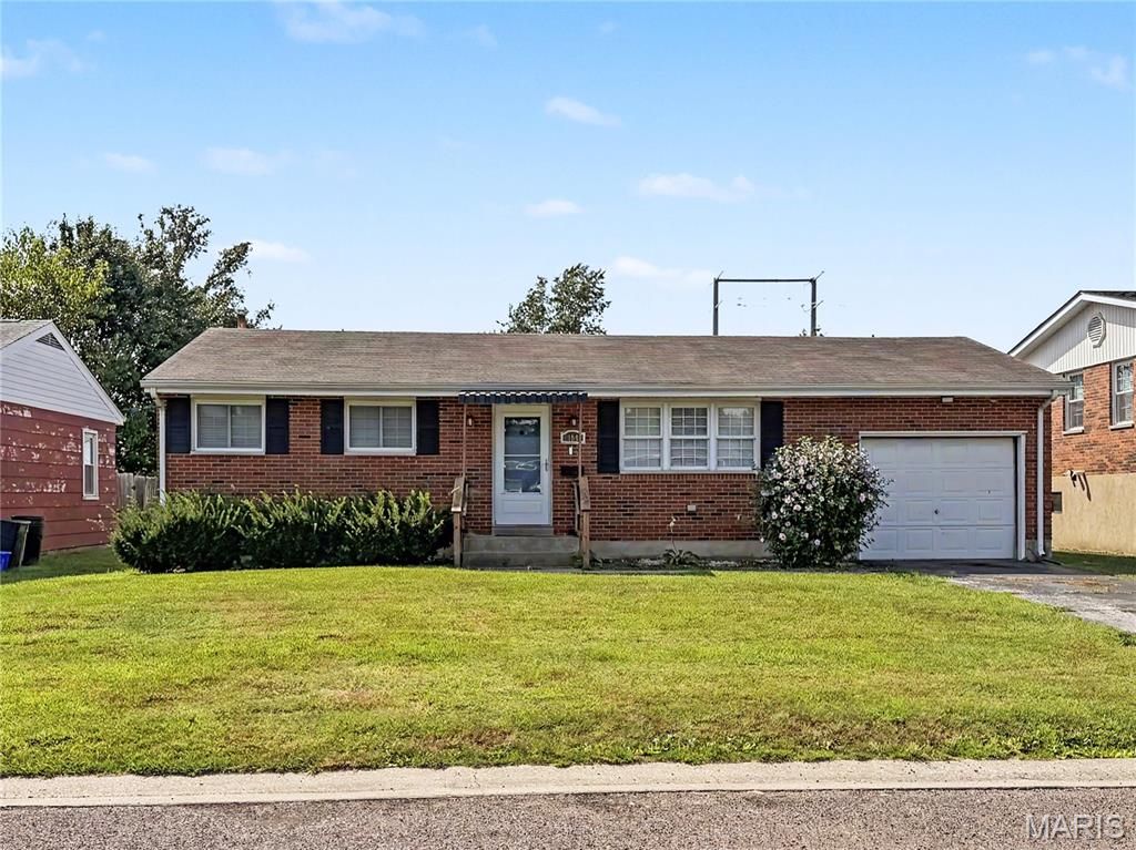 104 Joan Drive, Hartford, IL 62048
