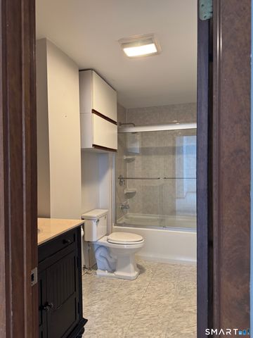 146 High Street 310, Milford, CT 06460