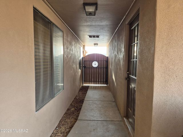 425 W Saddlehorn Drive, Safford, AZ 85546