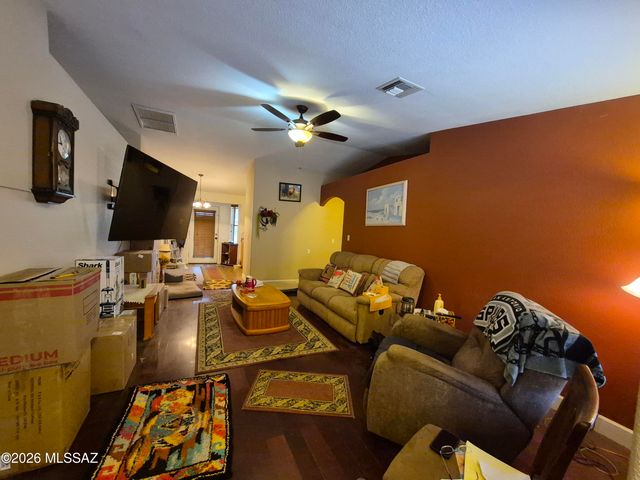 425 W Saddlehorn Drive, Safford, AZ 85546