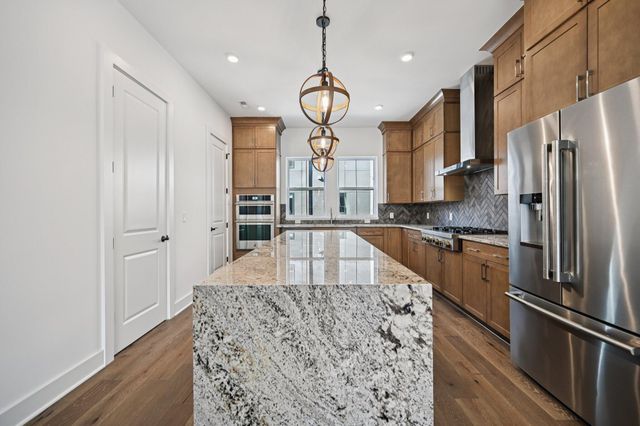 284 Dickenson Street, Columbus, OH 43215