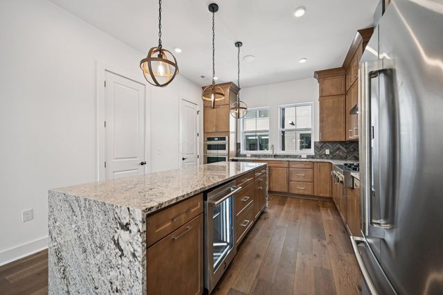 284 Dickenson Street, Columbus, OH 43215