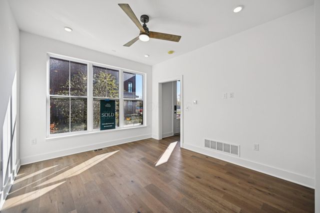 284 Dickenson Street, Columbus, OH 43215