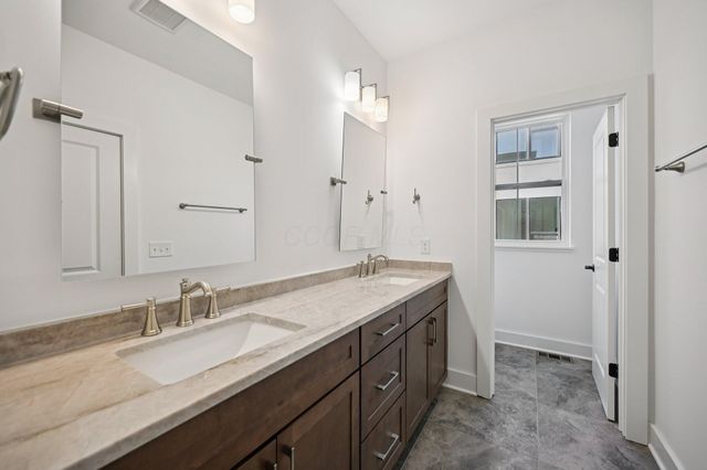 284 Dickenson Street, Columbus, OH 43215