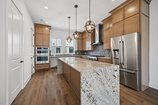 284 Dickenson Street, Columbus, OH 43215