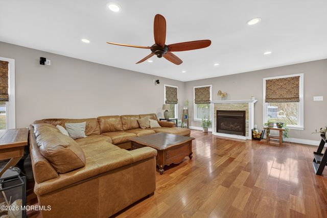 1 Persimmon Drive, Jackson, NJ 08527