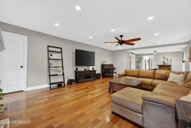 1 Persimmon Drive, Jackson, NJ 08527