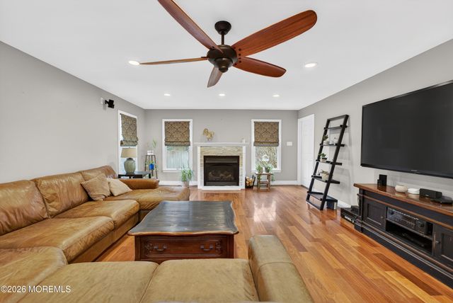 1 Persimmon Drive, Jackson, NJ 08527