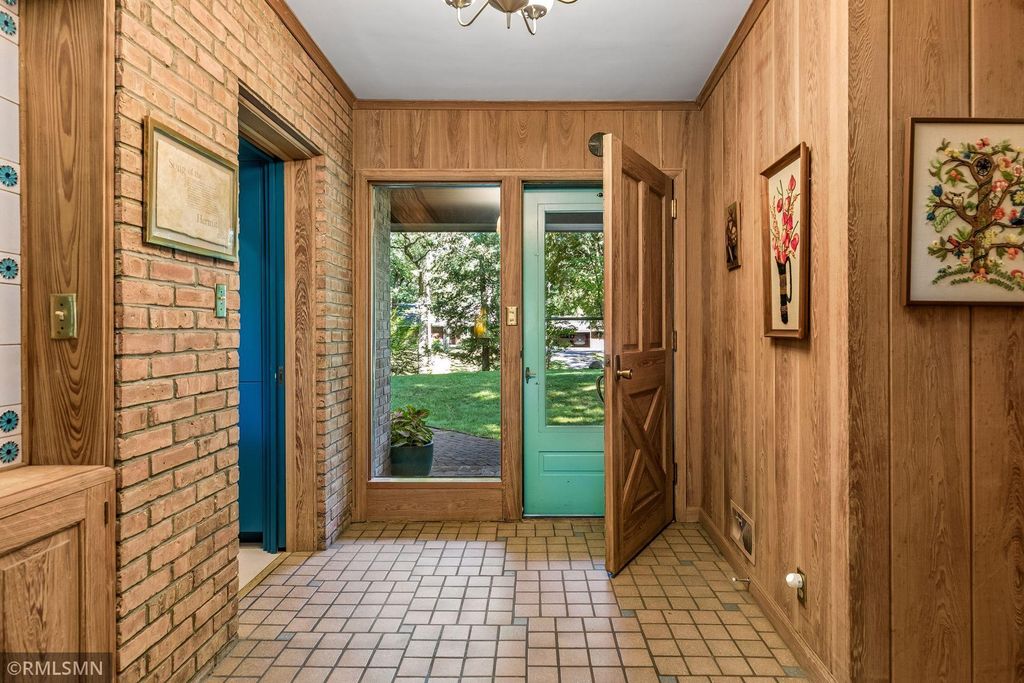 45 Evergreen Road, Dellwood, MN 55110 — exterior