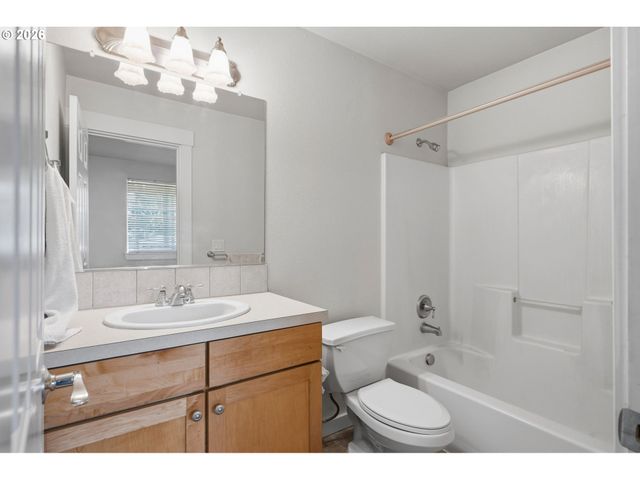 2422 W 10TH St, Washougal, WA 98671