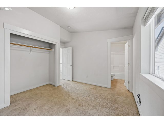 2422 W 10TH St, Washougal, WA 98671