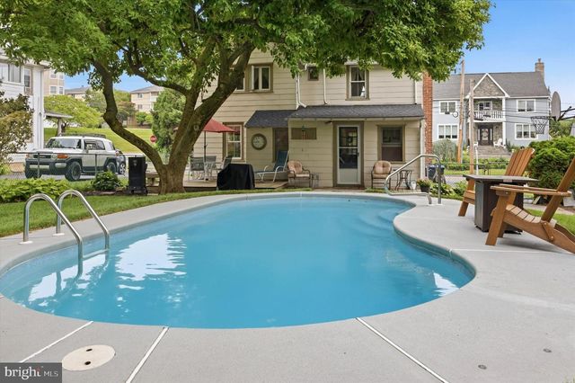 3 MAPLE AVE, Paoli, PA 19301