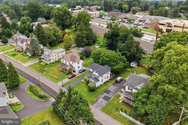3 MAPLE AVE, Paoli, PA 19301
