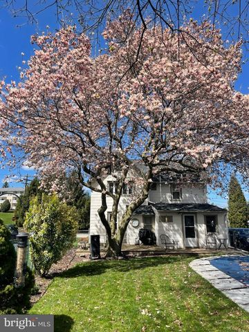 3 MAPLE AVE, Paoli, PA 19301