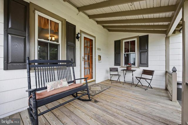 3 MAPLE AVE, Paoli, PA 19301